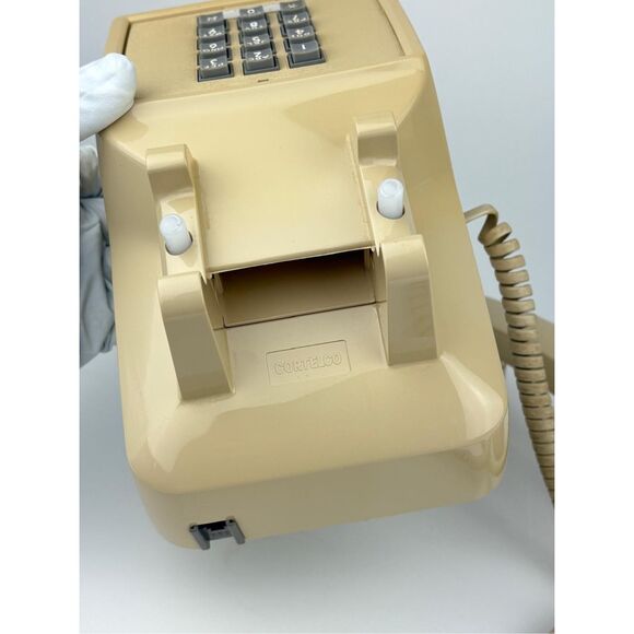 Cortelco 250044-MBA-20M Beige Touch Tone Desk Telephone with Volume Control - Picture 6 of 10